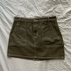 Green Pacsun cargo skirt